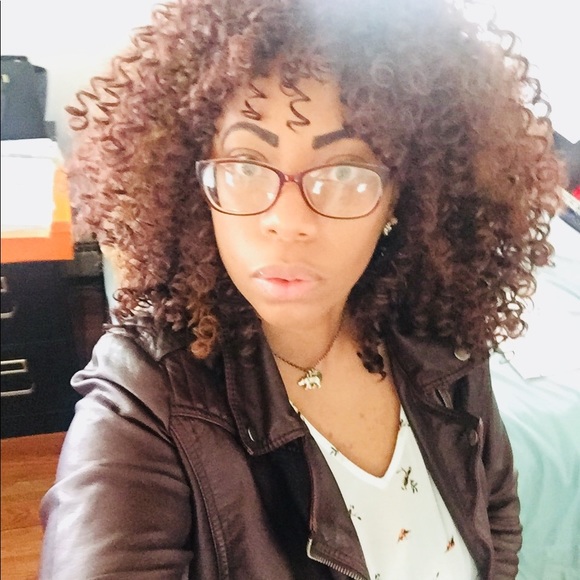 Meet your Posher, Chrystal - Picture 1 of 1